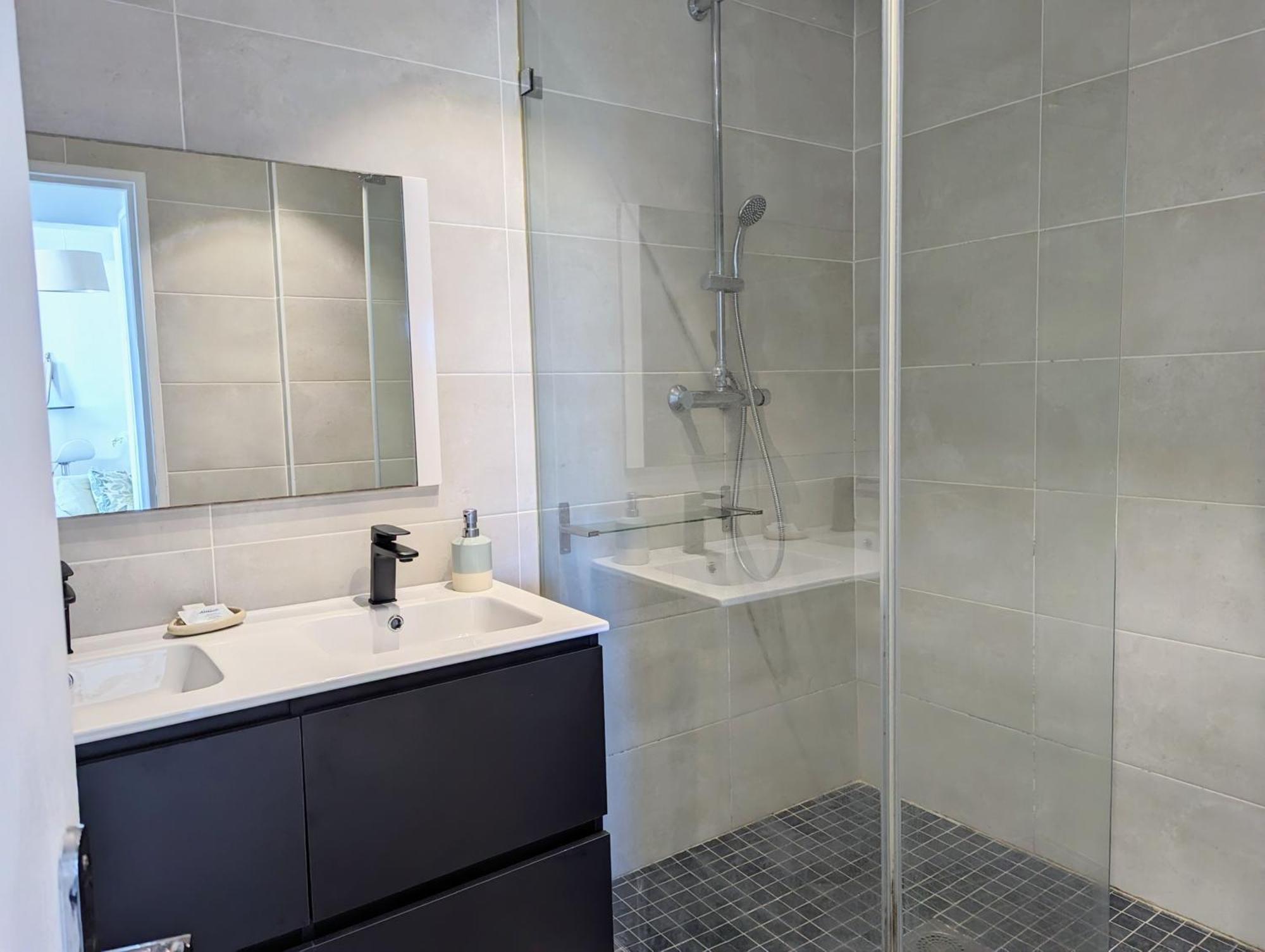 Cap Saint Gilles - T3 Vue Sur Le Port Apartment Екстериор снимка